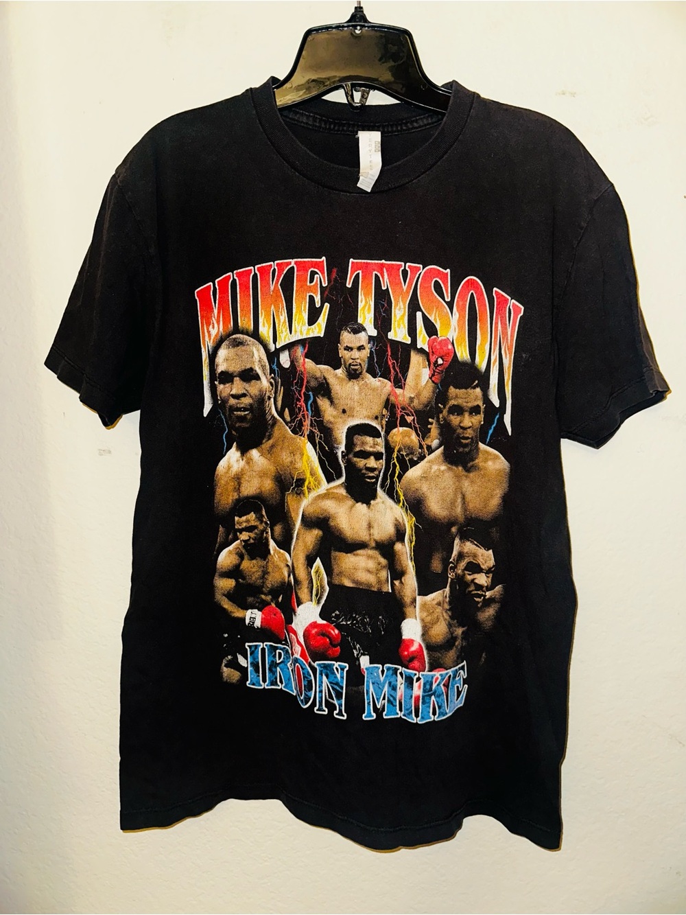 Mike Tyson graphic tshirt size medium